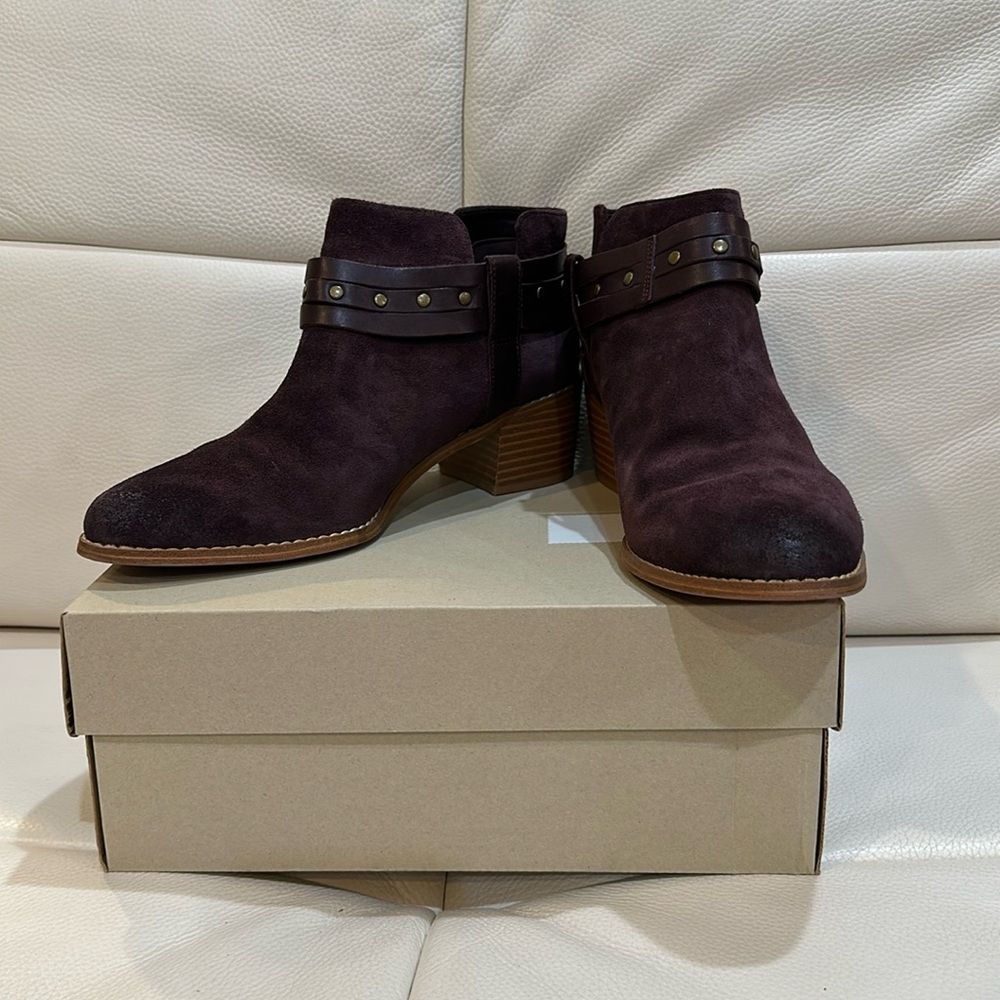 Clarks Somerset Studded Womens Ankle Boots Purple Suede Slip On Booties Size 8.5